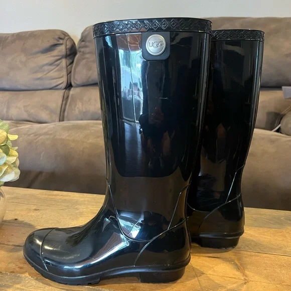 UGG black rain boots - Picture 3 of 7